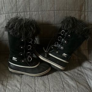 Youth Joan of Arctic Boots